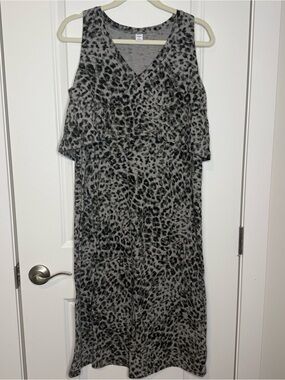 Old Navy Maternity Gray Leopard-Print Midi Dress